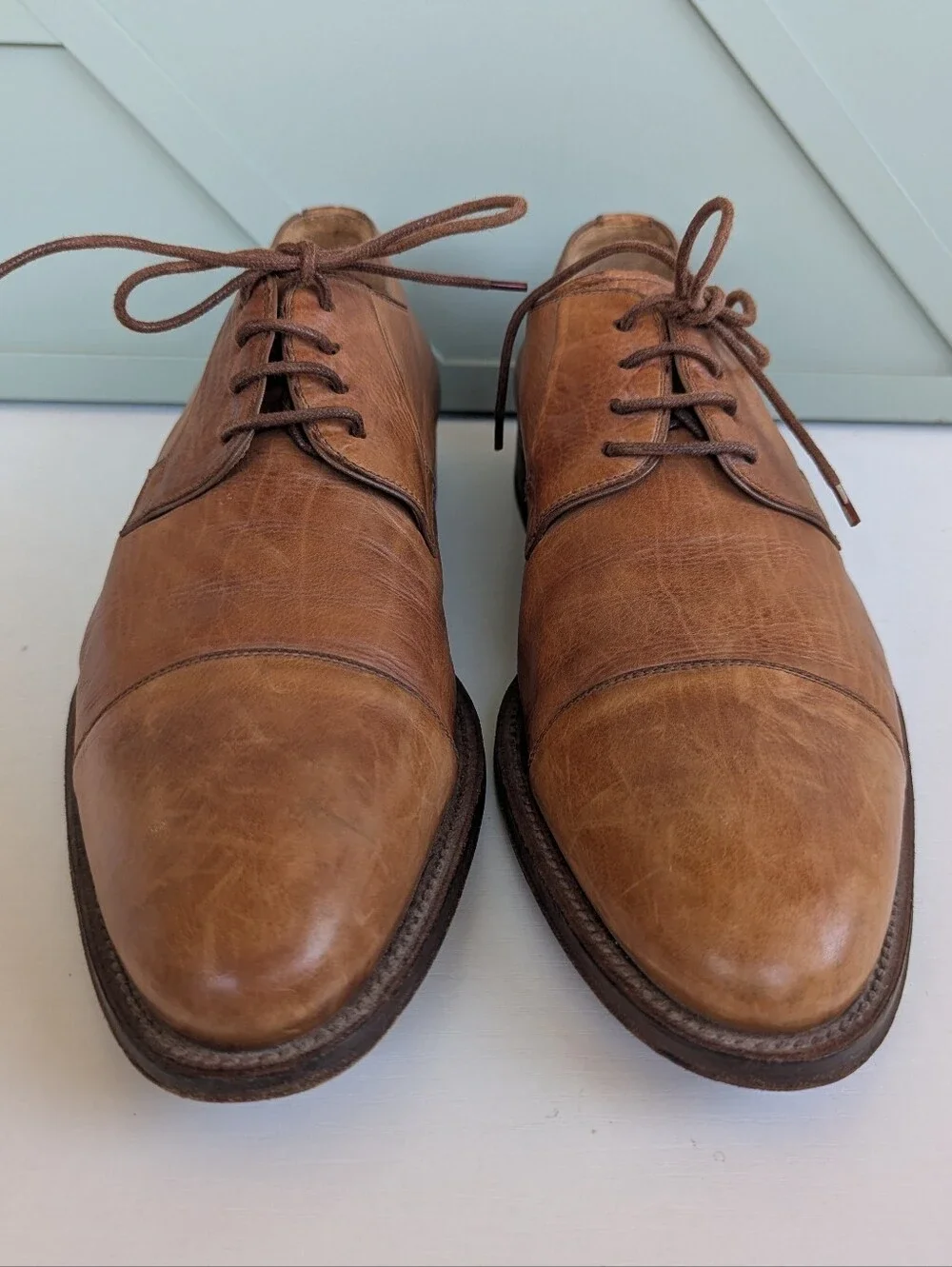 Magnanni Men's Tan Leather Cap-Toe Oxfords